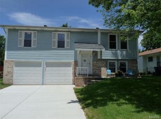 8 River Bend Ct, Saint Peters, MO