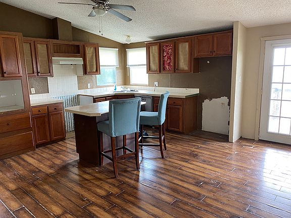 3rd image of 489 Old Oak Trl