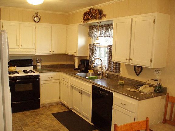 3rd image of 198 Virgilina Cir