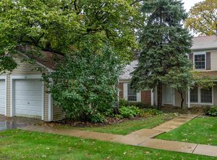 42 Hickory Ln, Cary, IL 60013