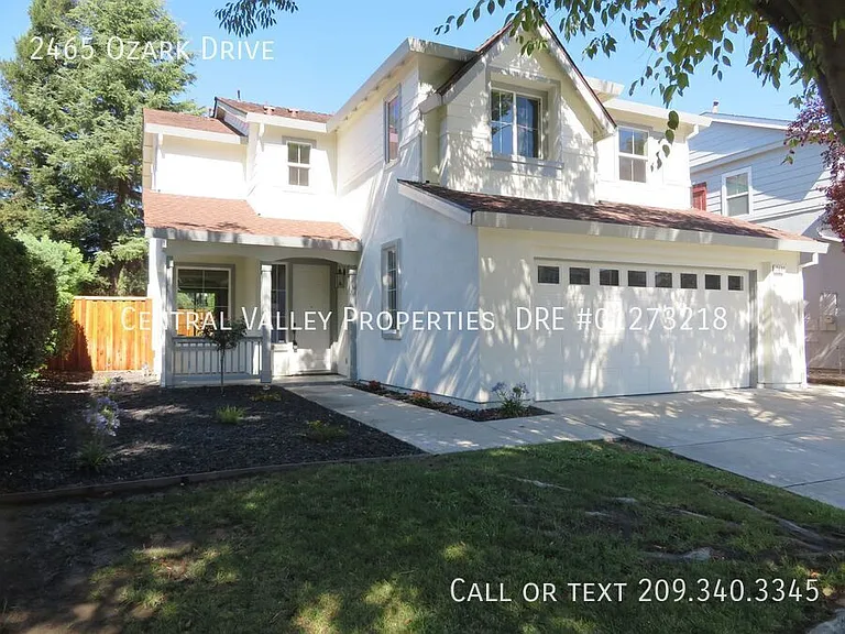 2465 Ozark Dr — Photo 2