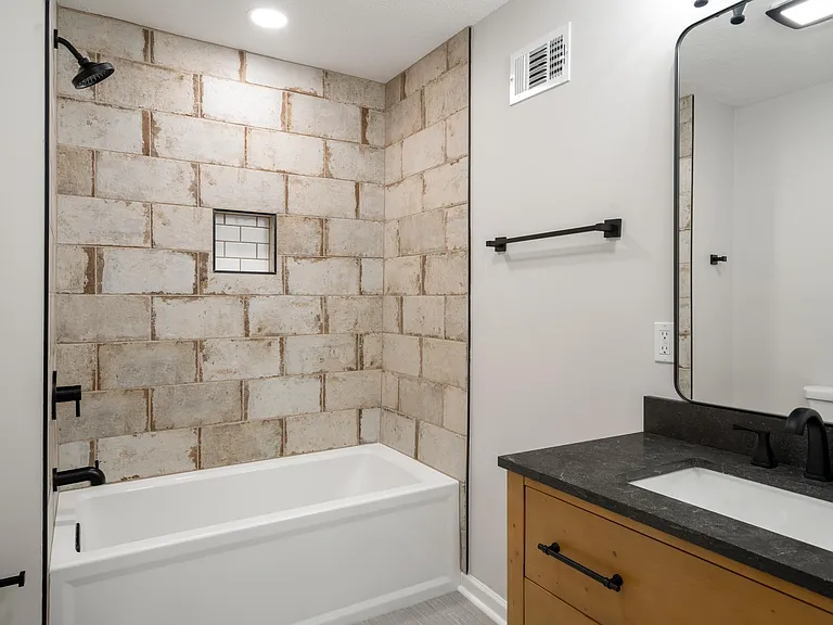 2754 Holmes St — Photo 24