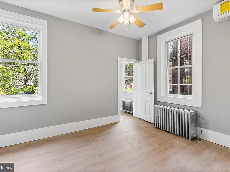 4947 Catharine St — Photo 2