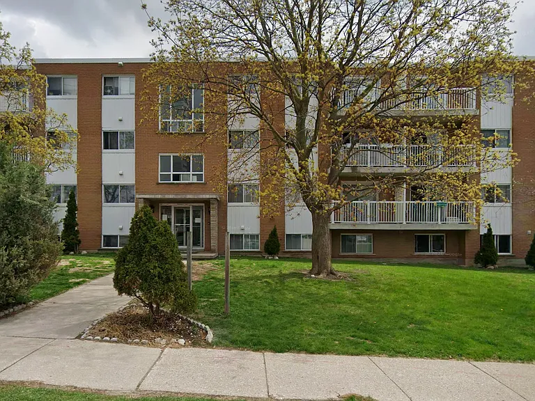 350 Regina St N #209 — Photo 1