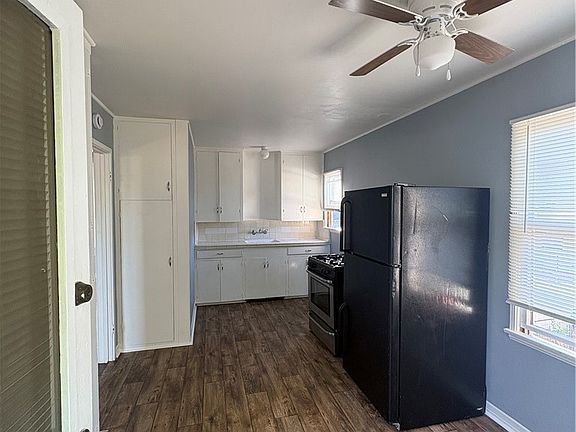 4th image of 544 1st St