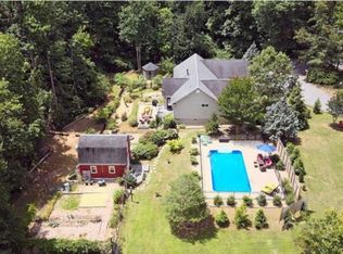 595 Braewick Rd, Tryon, NC 28782