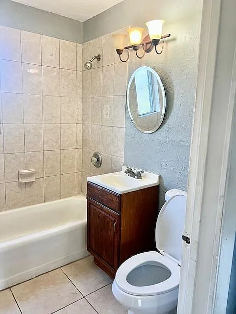 2 bed, 1.0 bath, 650 sqft, $1,700 — Photo 4
