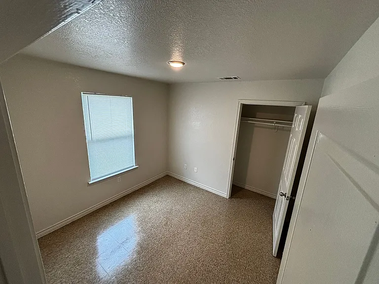 501 S Henderson St — Photo 10