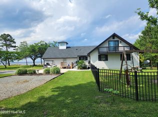 1480 River Dr, Havelock, NC 28532