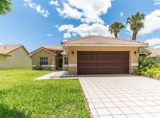 3792 S Lancewood Pl, Delray Beach, FL 33445