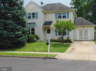8 Foxfern Dr, Fairless Hills, PA