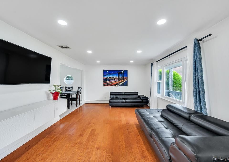 1st image of 32 Beverly Street