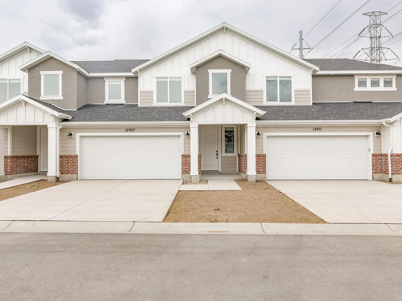 3 bed, 2.5 bath, 1717 sqft, $2,575 — Photo 1