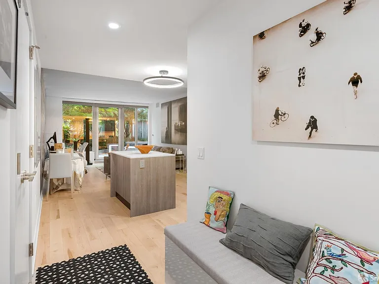 338 Main St #3H-L — Photo 2