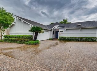 12107 Carriage Hill Dr, Houston, TX 77077