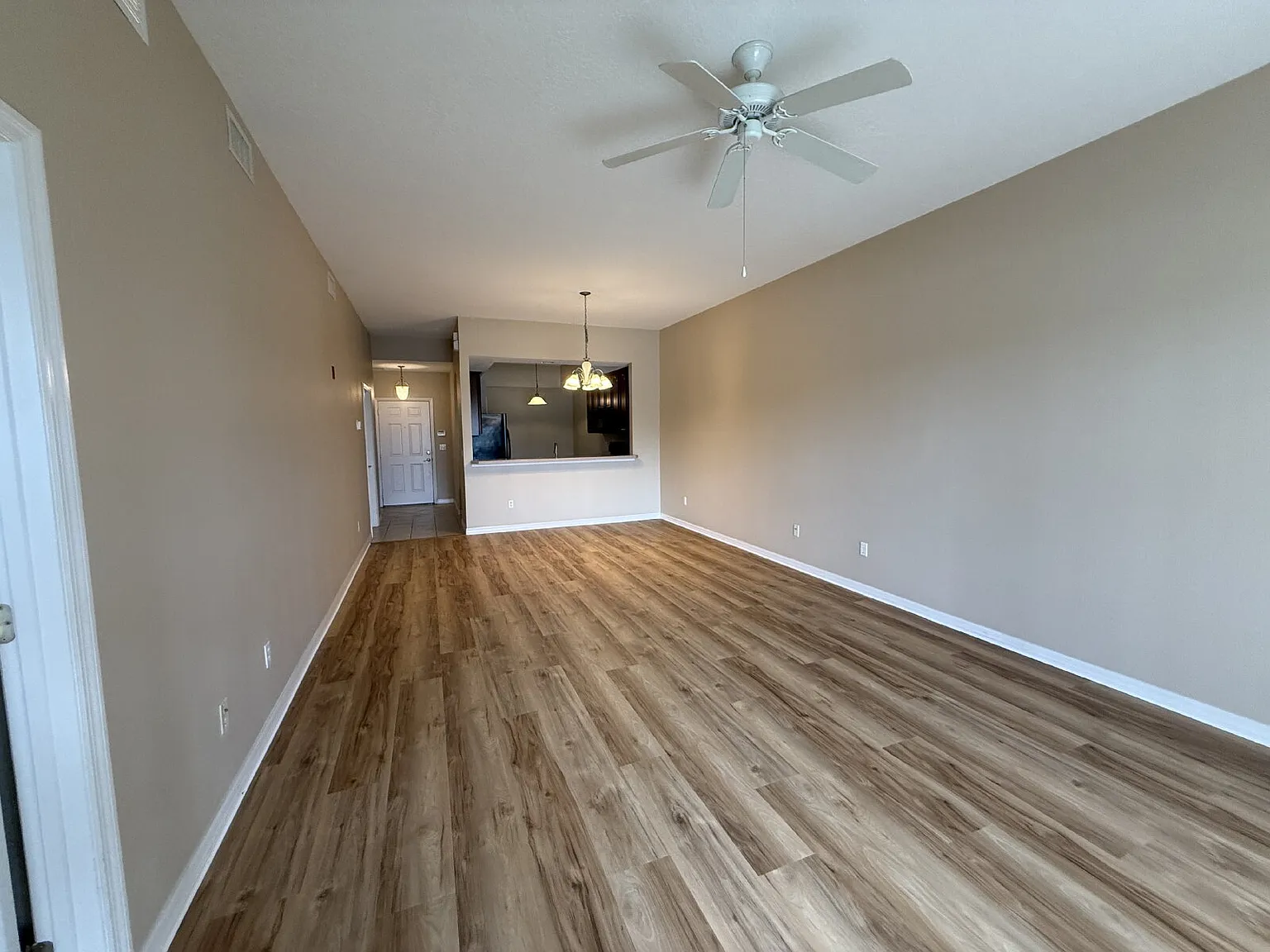 2 bed, 2.0 bath, 1330 sqft, $1,850 — Photo 2