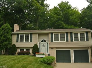 1235 Goldfinch Trl, Stow, OH 44224