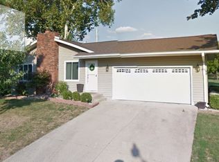 240 Sunflower Dr, Highland, IL 62249