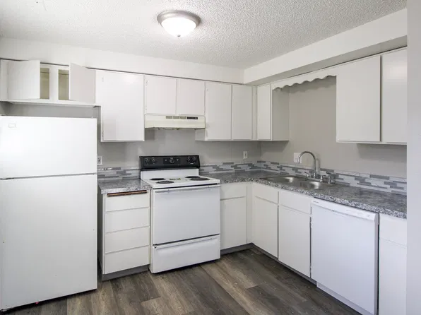 Salishan, 1543-1611 Salishan St SE #1599, Salem, OR 97302