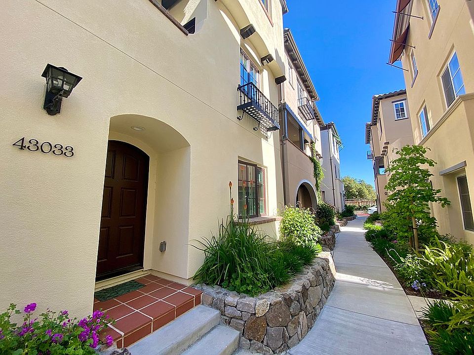 1st image of 43033 Calle Esperanza