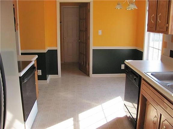 5th image of 2632 Denver Ct