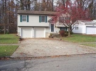 2891 Crestwood Dr NW, Warren, OH