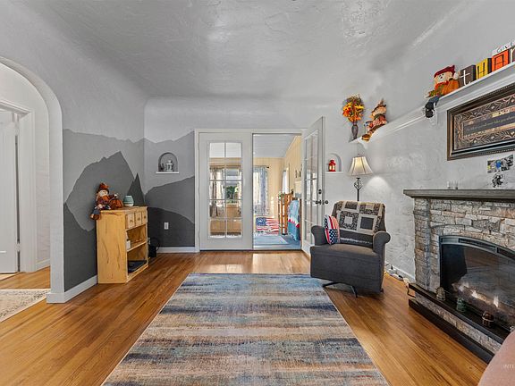 4th image of 1319 Arlington Ave