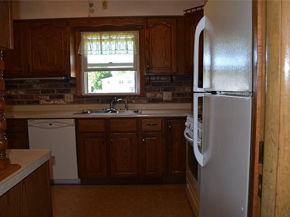 5th image of 57 Lucerne Ln