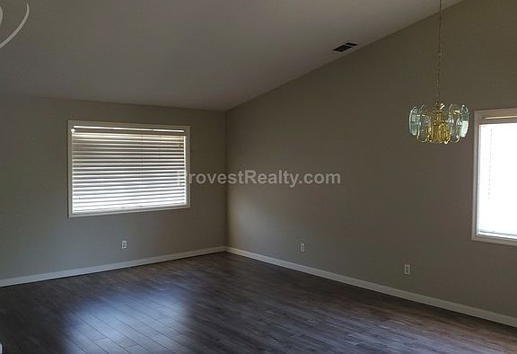 4th image of 10767 Victor Ave