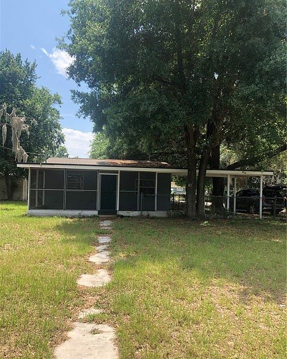 2nd image of 9344 Peony St