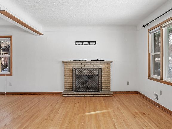 4th image of 465 Nebraska Ave E #465
