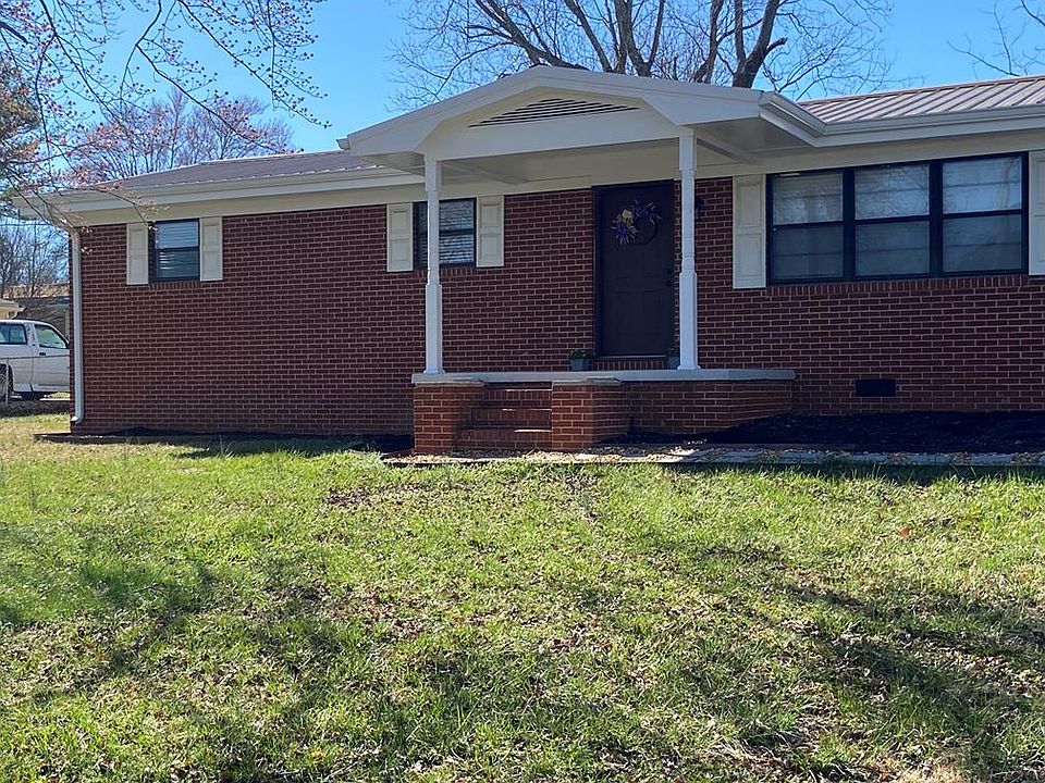 1st image of 352 Belleview Dr SE