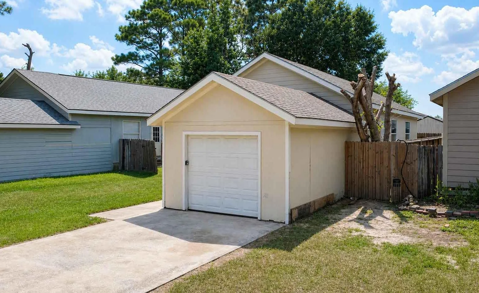 3 bed, 2.0 bath, 1120 sqft, $1,599 — Photo 2