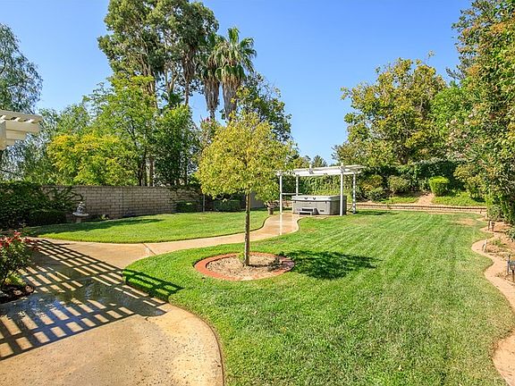 3rd image of 23915 Whitfield Pl