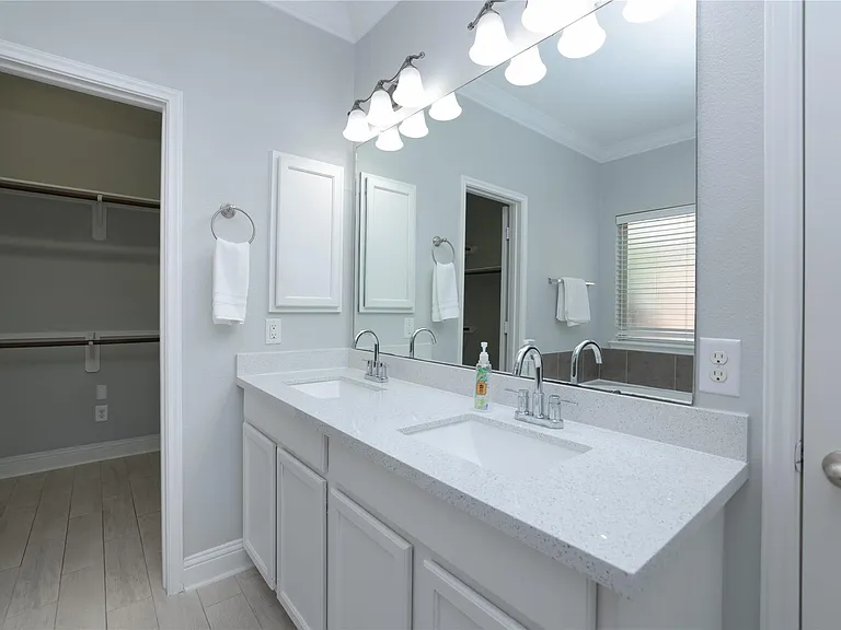 19 Canterborough Pl — Photo 30