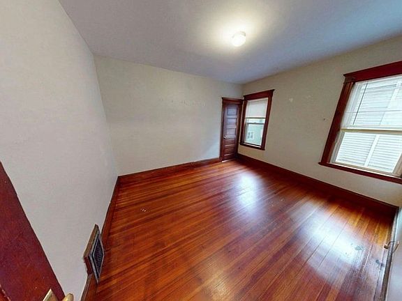 5th image of 86 Bromfield Rd #2