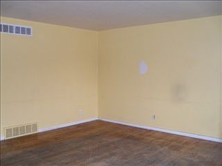 1st image of 812 W Hively Ave