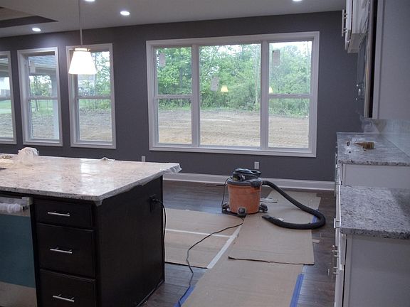 5th image of 5315 Woodview Way