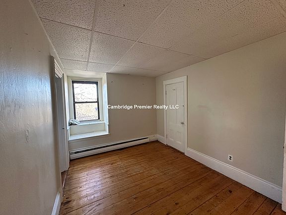 3rd image of 183 Harvard St #1