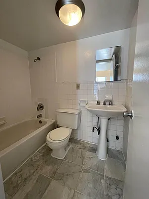 Rented by KNOCKKNOCK LLC | media 7