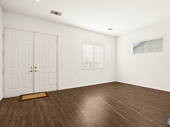 4th image of 1098 Wake Ave