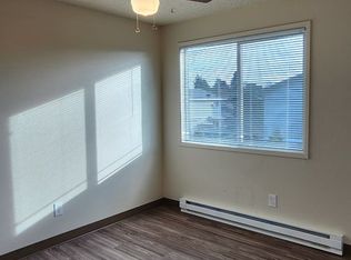 346 SE Davis St APT 6, Dallas, OR 97338