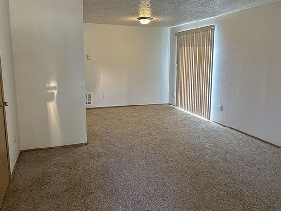 3rd image of 377-379 Shamrock St #377