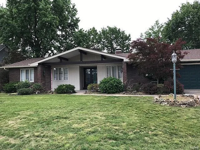 13 Shirlwin Dr photo 1