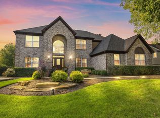 821 Mason Ln, Lake In The Hills, IL 60156