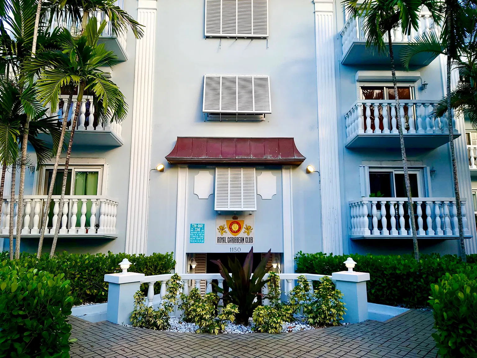 2 bed, 844 sqft, $3,600 — Photo 1