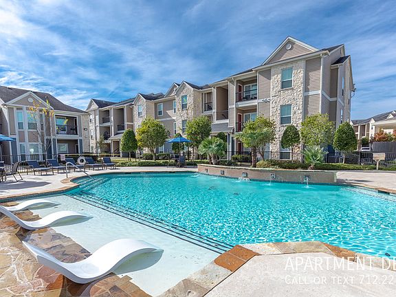 2nd image of 10863 Eagle Dr #2736