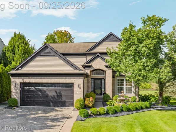 4125 Sonata Dr, Howell, MI 48843