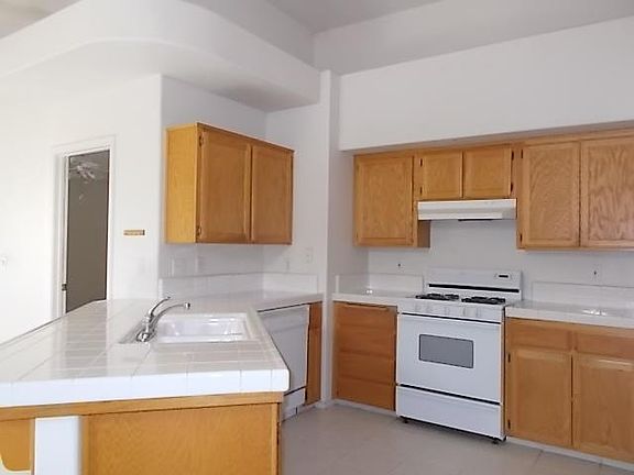 5th image of 1414 E Sunnyside Ave