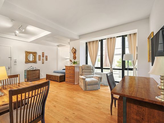 2nd image of 20 Henry St APT 1DN